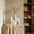 Riva, vase décoratif Maison ND, silhouette double arche, plastique moulé